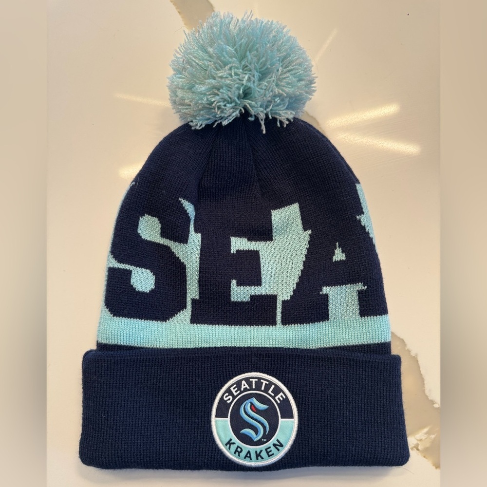Seattle Kraken ICE32 Navy & Ice Blue Pom Beanie